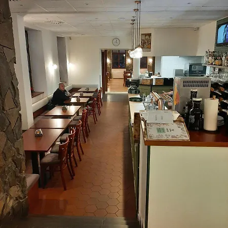 ゲストハウス Penzion V Holi プルーホニツェ